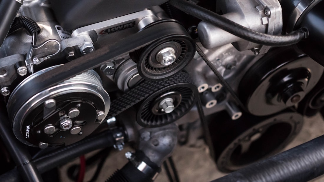 Motor automotivo em manutenção
